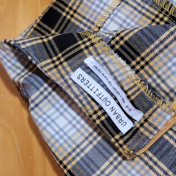 Urban Outfitters Plaid Miniskirt POCKETS - Picture 7 of 11